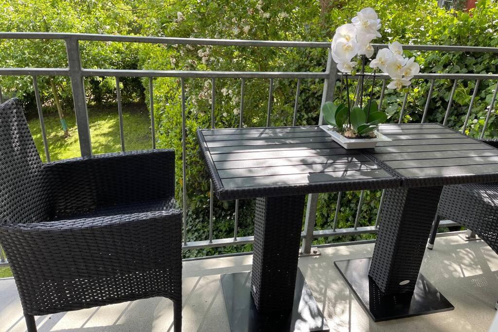 Attraktive Wohnung Im Schoenen Hinterhof Schwerin  Bagian luar foto